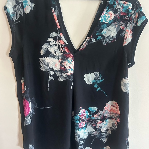 DR2 floral Black and Blue Asymmetrical Cap Sleeve Blouse - Picture 1 of 5